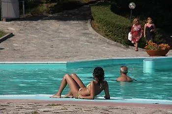 Villaggio Calaghena 4*