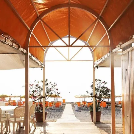 Villaggio Calaghena 4* מונטפאונה