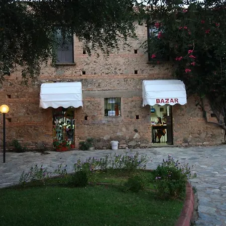 Отель Villaggio Calaghena