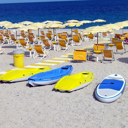 Отель Villaggio Calaghena
