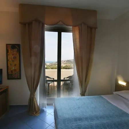 Villaggio Calaghena Монтепаоне